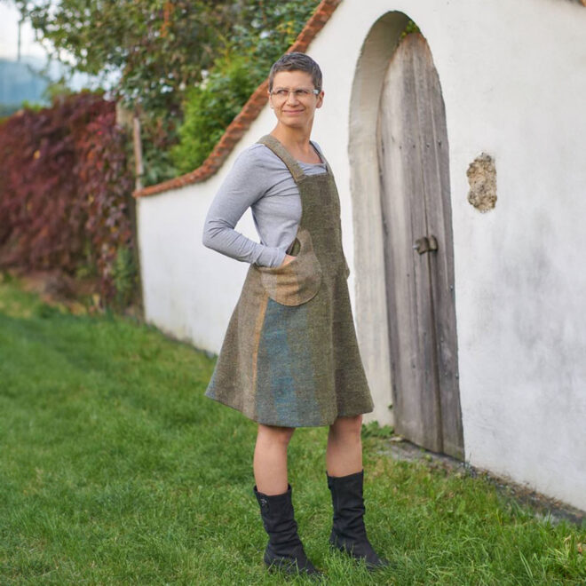Latzkleid Elina - Doppelgrößen 32/34 - 52/54 – Bild 2